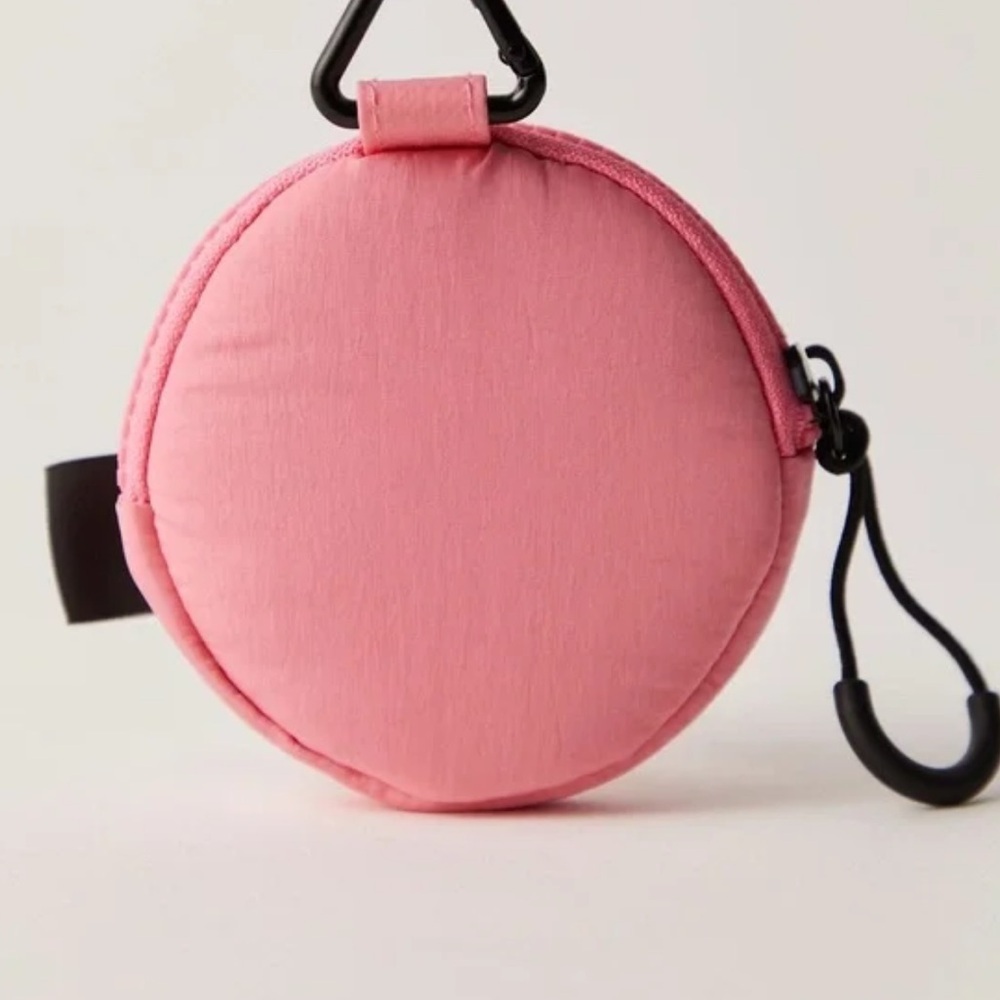 NWOT FREE PEOPLE FP ESSENTIALS ONLY Pink ROSE Round Pouch with Clip - Picture 2 of 3